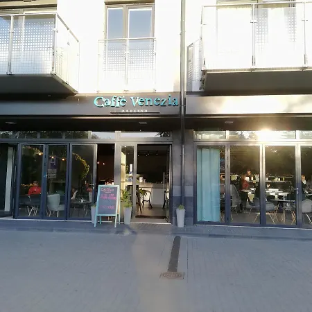 Lägenhet Karmazynowy Nad Morzem